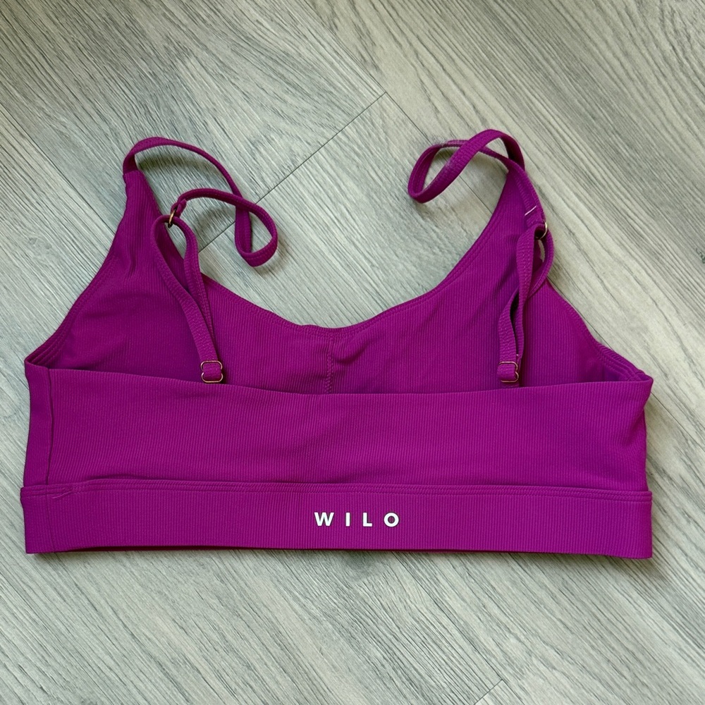 WILO Women's Magenta Ribbed Sports Bra